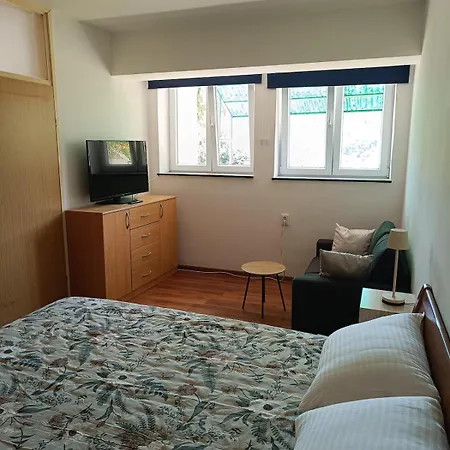 Apartment Quiet - Free Parking - 5 Min To Center