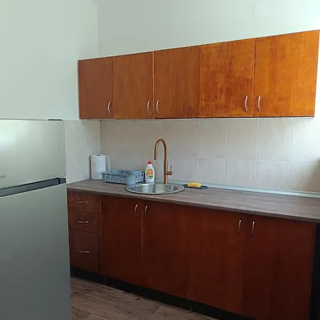 Quiet - Free Parking - 5 Min To Center Apartment *